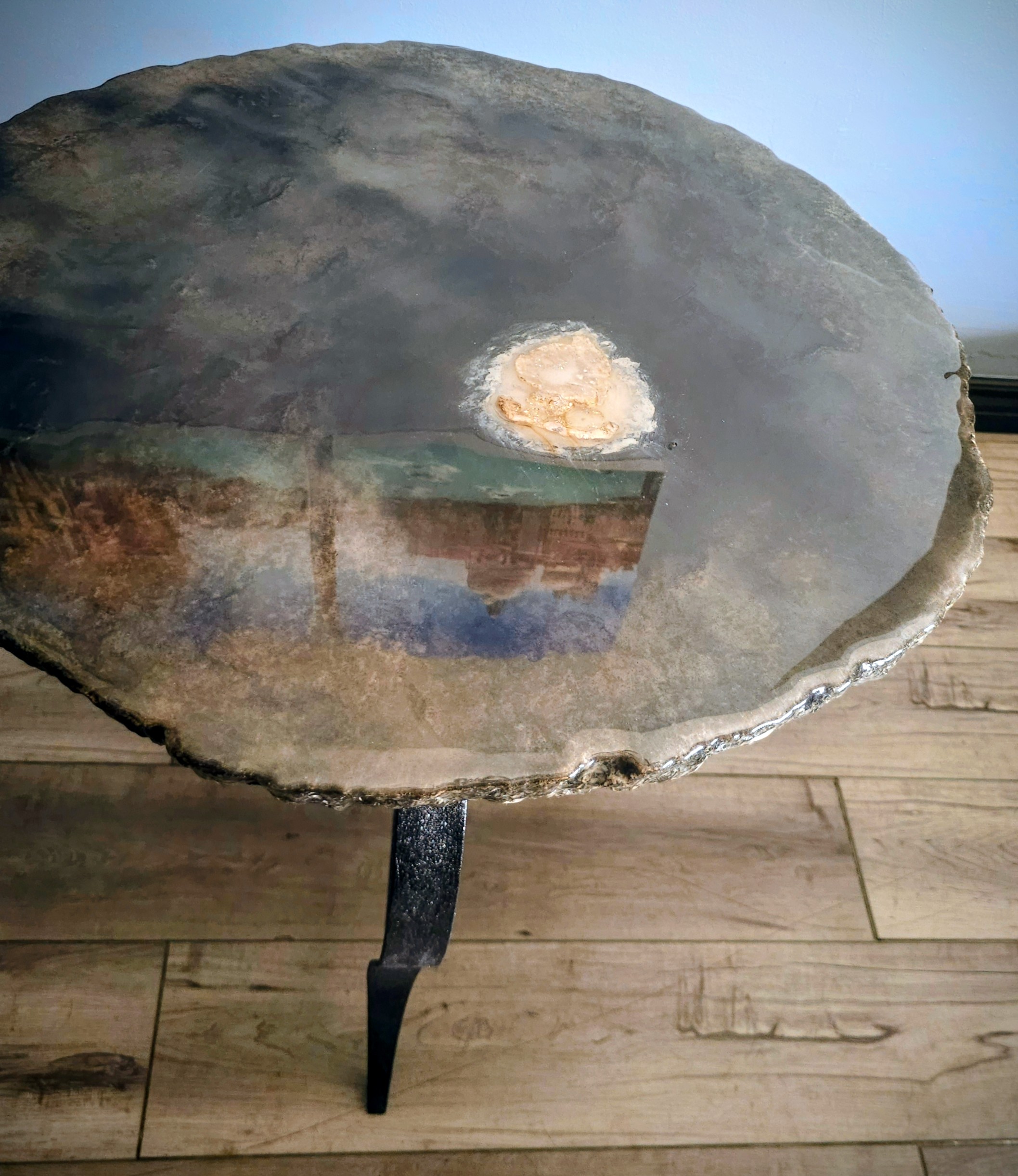 Meteor table side angle thumbnail